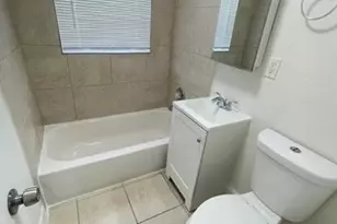 1000 NW 11th Ct, Fort Lauderdale, FL 33311 - Photo 23