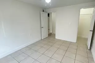 1000 NW 11th Ct, Fort Lauderdale, FL 33311 - Photo 17
