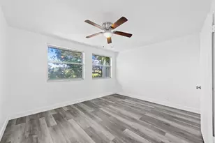 822 Crystal Lake Dr, Deerfield Beach, FL 33064 - Photo 15