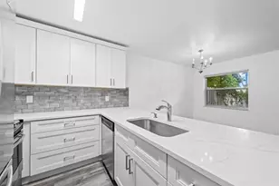 822 Crystal Lake Dr, Deerfield Beach, FL 33064 - Photo 5