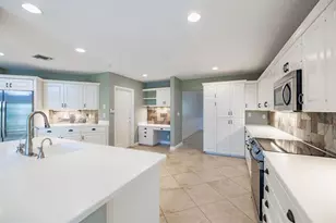 2432 NE 22nd Ave, Lighthouse Point, FL 33064 - Photo 15