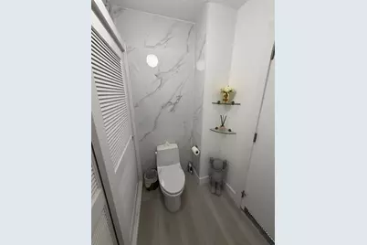 2421  Lake Pancoast Dr, Unit #Eg, Miami Beach, FL 33140 - Photo 11