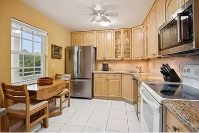 3900  Oaks Clubhouse Dr, Unit #409, Pompano Beach, FL 33069 - Photo 5