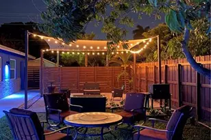 902 NE 38th St, Oakland Park, FL 33334 - Photo 11