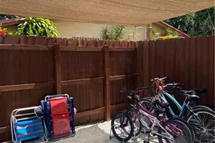 902 NE 38th St, Oakland Park, FL 33334 - Photo 9