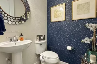 5035 Eucalyptus Dr, Hollywood, FL 33021 - Photo 11