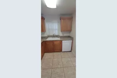 9421 SW Evergreen Pl, Unit #102, Davie, FL 33324 - Photo 11