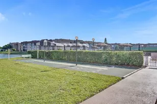 9821 Sunrise Lakes Blvd, Sunrise, FL 33322 - Photo 25