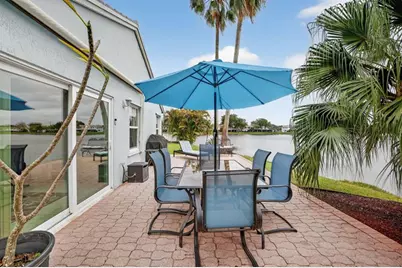 10638 NW 7th St, Pembroke Pines, FL 33026 - Photo 63