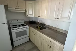 295 Newport T, Deerfield Beach, FL 33442 - Photo 9