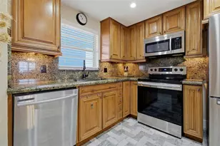 3051 NE 48th St Unit, Fort Lauderdale, FL 33308 - Photo 13