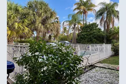 241 SE 9th Ave, Unit #101, Pompano Beach, FL 33060 - Photo 9