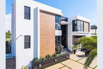 2581 NE 50th St, Lighthouse Point, FL 33064 - Photo 47