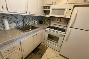 139 Oakridge J, Deerfield Beach, FL 33442 - Photo 11