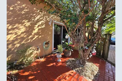 10061 NW 2nd St, Plantation, FL 33324 - Photo 7