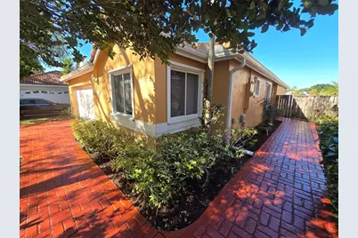 10061 NW 2nd St, Plantation, FL 33324 - Photo 3