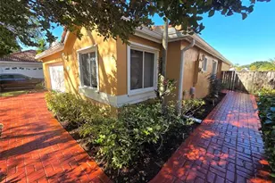 10061 NW 2nd St, Plantation, FL 33324 - Photo 3