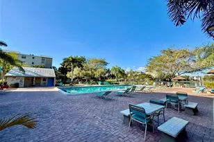 2112 S Cypress Bend Dr, Pompano Beach, FL 33069 - Photo 15