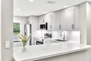 1381 NW 99th Ave, Pembroke Pines, FL 33024 - Photo 19