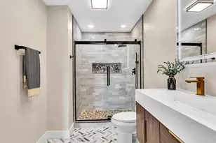 1381 NW 99th Ave, Pembroke Pines, FL 33024 - Photo 57