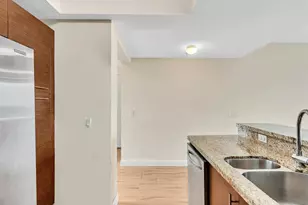 2681 N Flamingo Rd Unit, Fort Lauderdale, FL 33323 - Photo 13