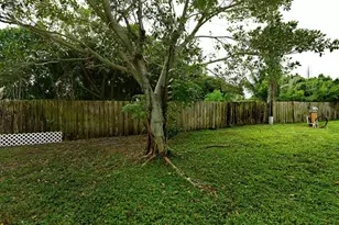 3389 Lake Overlook Pl, Lake Worth, FL 33462 - Photo 5