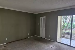 2214 S Cypress Bend Dr, Pompano Beach, FL 33069 - Photo 9