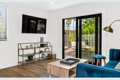 738 NE 17th Ave, Fort Lauderdale, FL 33304 - Photo 3