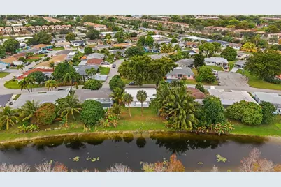 5702 NW 47th Ln, Tamarac, FL 33319 - Photo 7