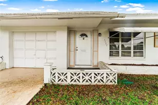 5702 NW 47th Ln, Tamarac, FL 33319 - Photo 11