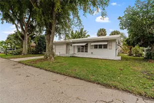 5702 NW 47th Ln, Tamarac, FL 33319 - Photo 11