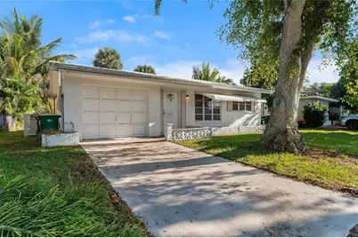 5702 NW 47th Ln, Tamarac, FL 33319 - Photo 3