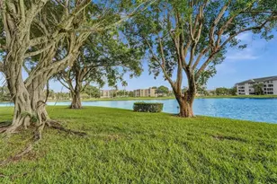 9440 Poinciana Pl, Davie, FL 33324 - Photo 27