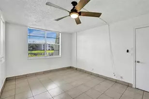 9440 Poinciana Pl, Davie, FL 33324 - Photo 9