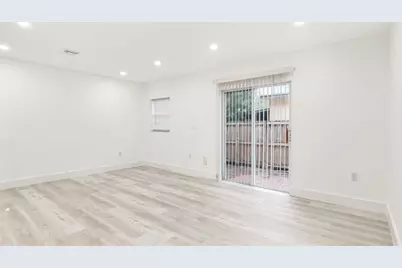 2314  Johnson St, Unit #20C, Hollywood, FL 33020 - Photo 11