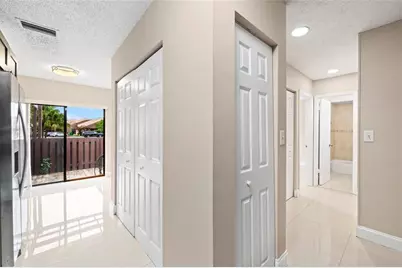 8354 NW 37th St, Sunrise, FL 33351 - Photo 11