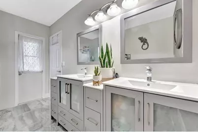 1221 SW 59th Ave, Plantation, FL 33317 - Photo 17