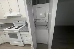 707 NE 10th St, Hallandale Beach, FL 33009 - Photo 3