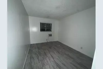 2220  Hayes St, Unit #7, Hollywood, FL 33020 - Photo 5