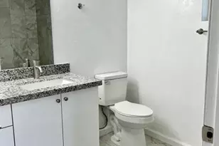 801 NE 36th St, Oakland Park, FL 33334 - Photo 19