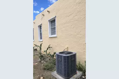 416  Revere Rd, West Palm Beach, FL 33405 - Photo 3