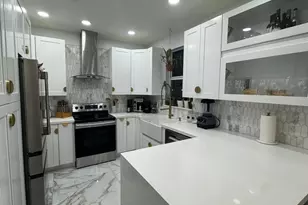 1041 NE 208th St, Miami, FL 33179 - Photo 9