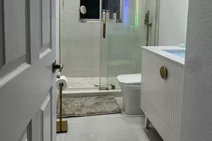 1041 NE 208th St, Miami, FL 33179 - Photo 15