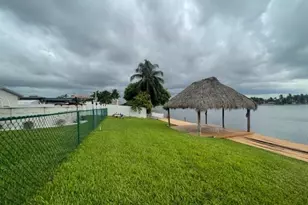 7871 NW 181st St, Hialeah, FL 33015 - Photo 21