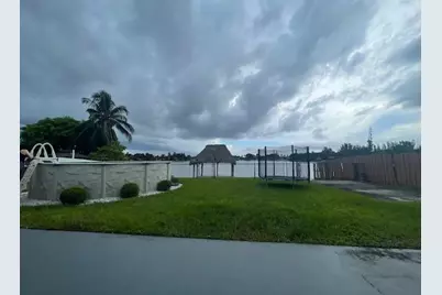 7871 NW 181st St, Hialeah, FL 33015 - Photo 19