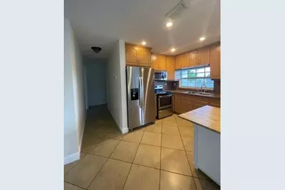 7871 NW 181st St, Hialeah, FL 33015 - Photo 15