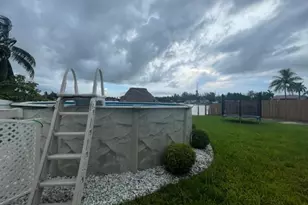 7871 NW 181st St, Hialeah, FL 33015 - Photo 17