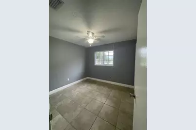 7871 NW 181st St, Hialeah, FL 33015 - Photo 9