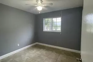 7871 NW 181st St, Hialeah, FL 33015 - Photo 9