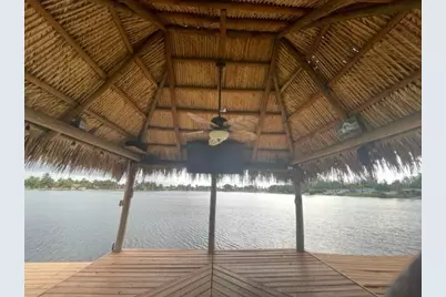 7871 NW 181st St, Hialeah, FL 33015 - Photo 23